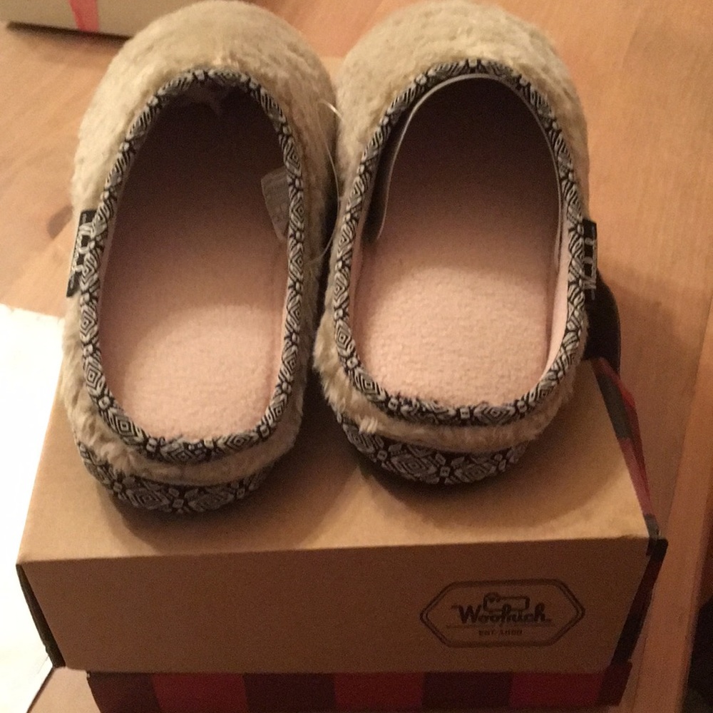 Slippers - Picture 3 of 5